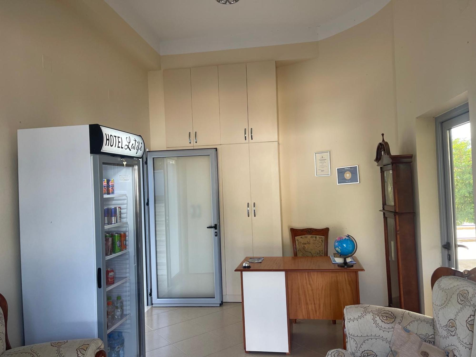 Hotel Latifi Gramsh Esterno foto